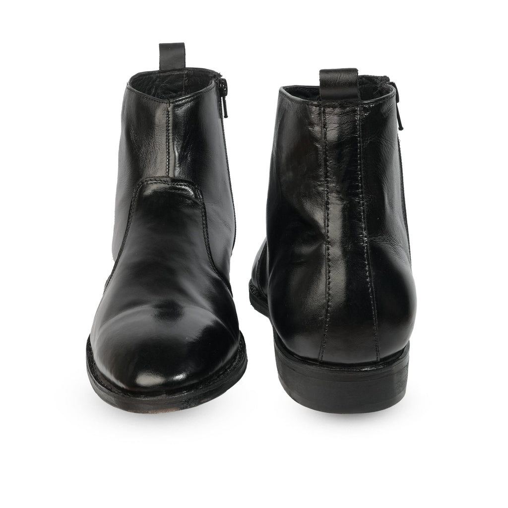 Chelsea Boots with Zipper